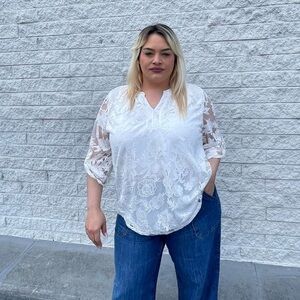 Siren lily White lace top with sheer sleeves sz 2X